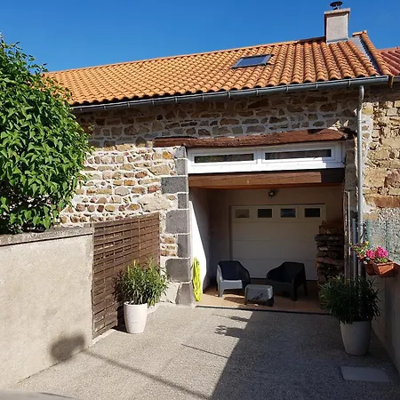 Holiday home Maison Chaleureuse, Au Calme, 5mn Chaine Des Puys